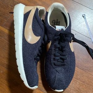 NIKE BRS SNEAKERS